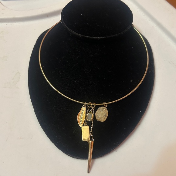 BANANA REPUBLIC CHARM COLLAR NECKLACE - Picture 7 of 7